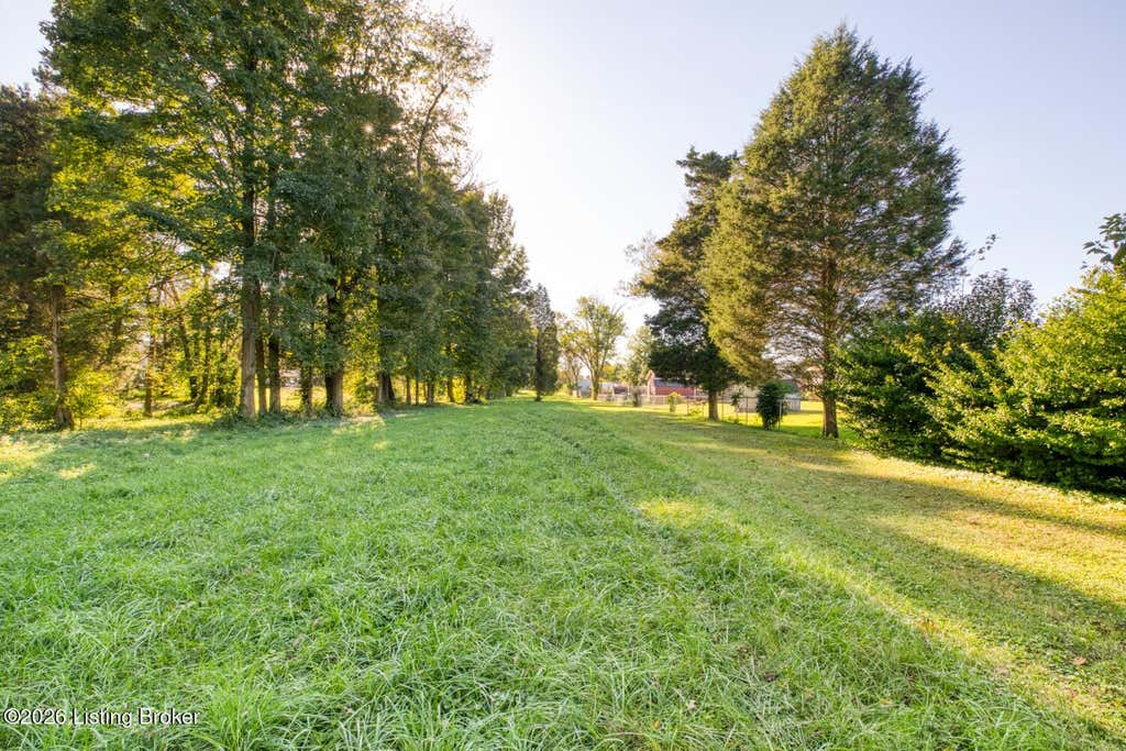 Photo of 0 Ledgewood Ct, Louisville, KY 40229 (MLS # 1724540)