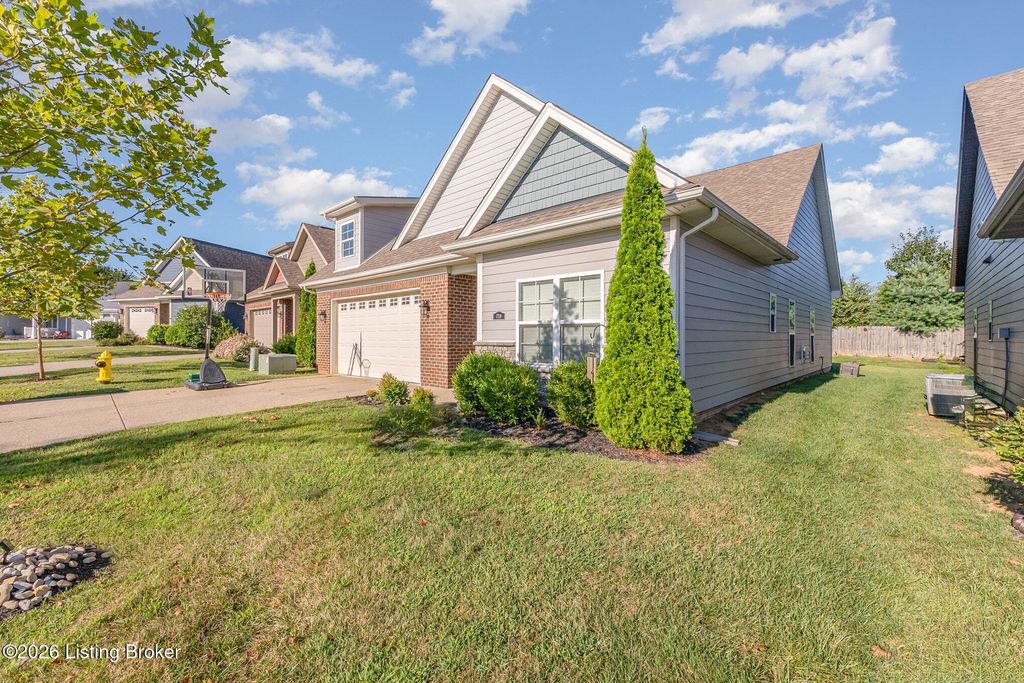 Photo of 7719 Independence Pl, Crestwood, KY 40014 (MLS # 1710171)