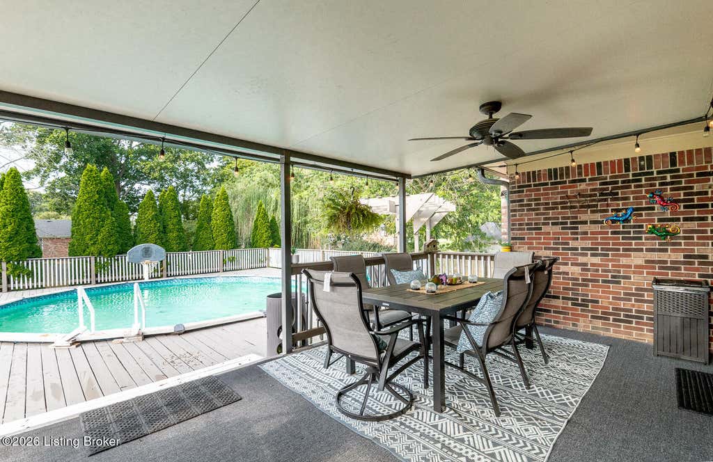 Photo of 3604 Burkland Blvd, Shepherdsville, KY 40165 (MLS # 1725925)