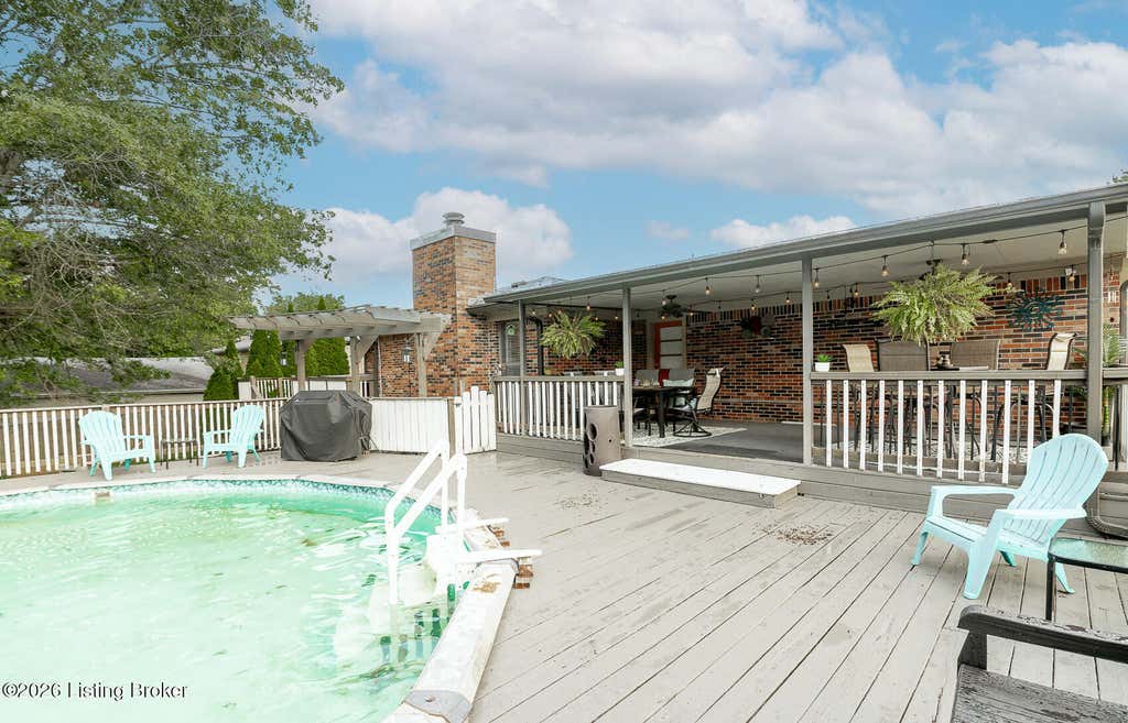 Photo of 3604 Burkland Blvd, Shepherdsville, KY 40165 (MLS # 1725925)