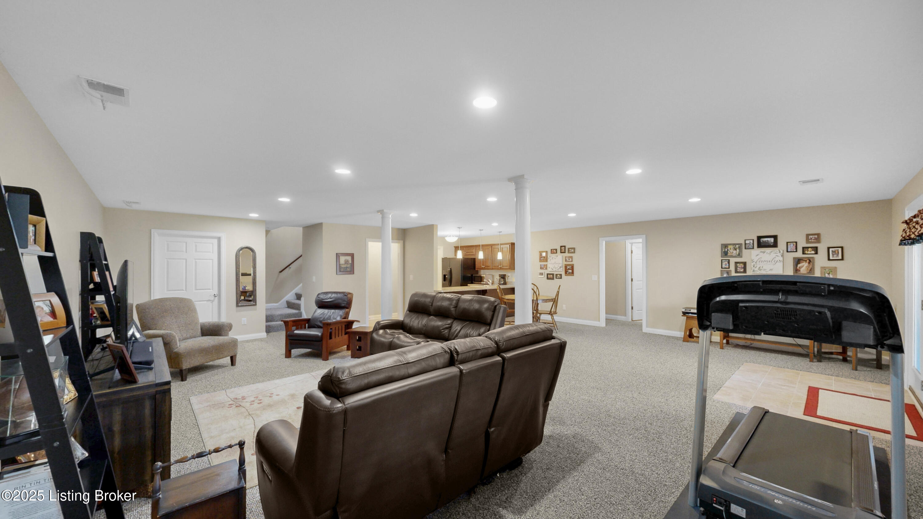 10723 Riva Rd, Louisville, Kentucky image 35