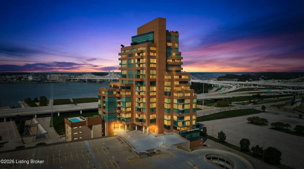 Photo of 222 E Witherspoon St #605, Louisville, KY 40202 (MLS # 1713905)