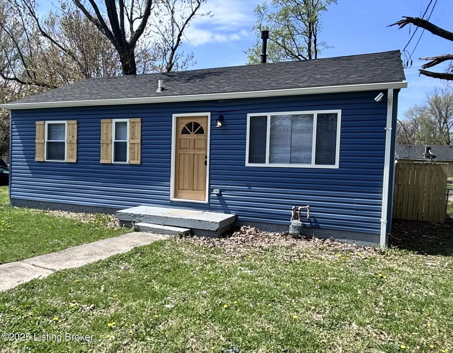 Louisville, Kentucky 40212, United States, 3 Bedrooms Bedrooms, ,1 BathroomBathrooms,Residential,Active,109671