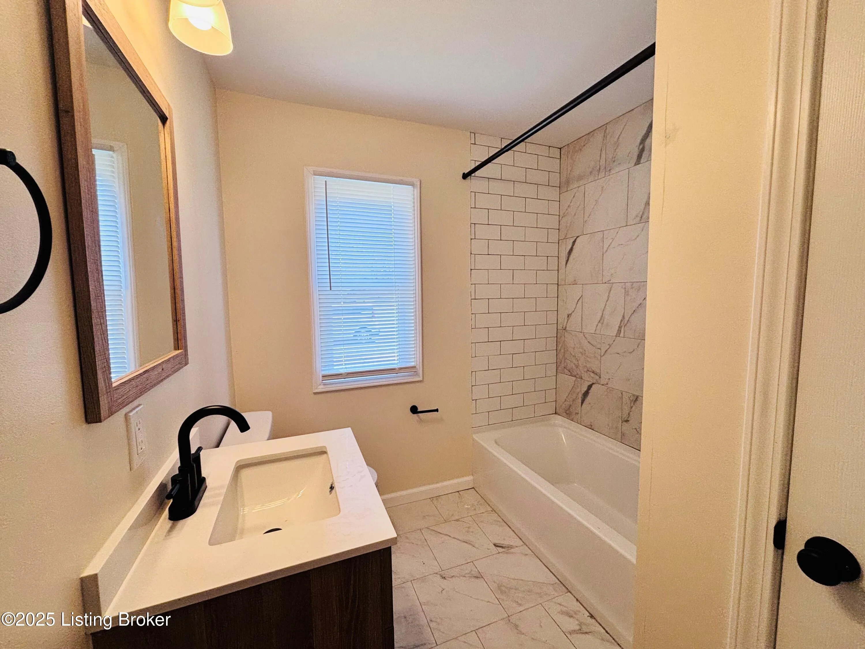 Louisville, Kentucky 40212, United States, 3 Bedrooms Bedrooms, ,1 BathroomBathrooms,Residential,Active,109671