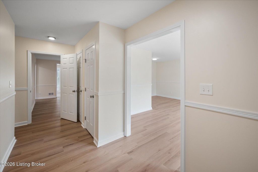 Photo of 3602 Eastside Dr, Louisville, KY 40220 (MLS # 1717098)