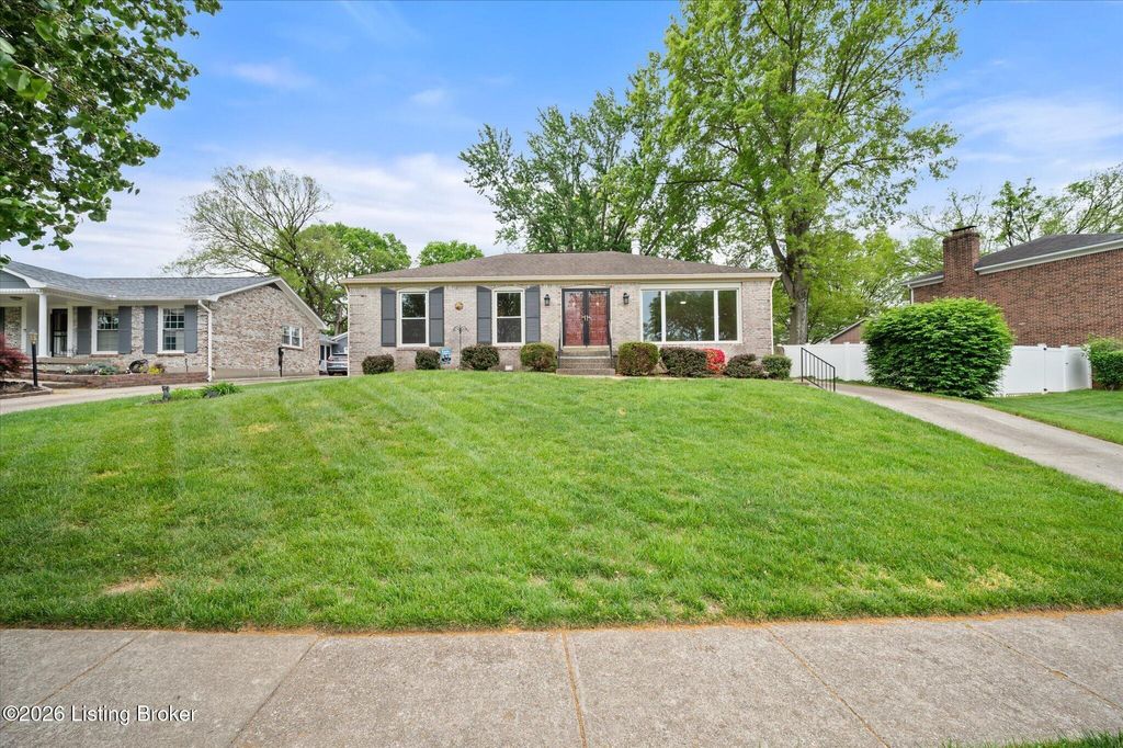 Photo of 3602 Eastside Dr, Louisville, KY 40220 (MLS # 1717098)