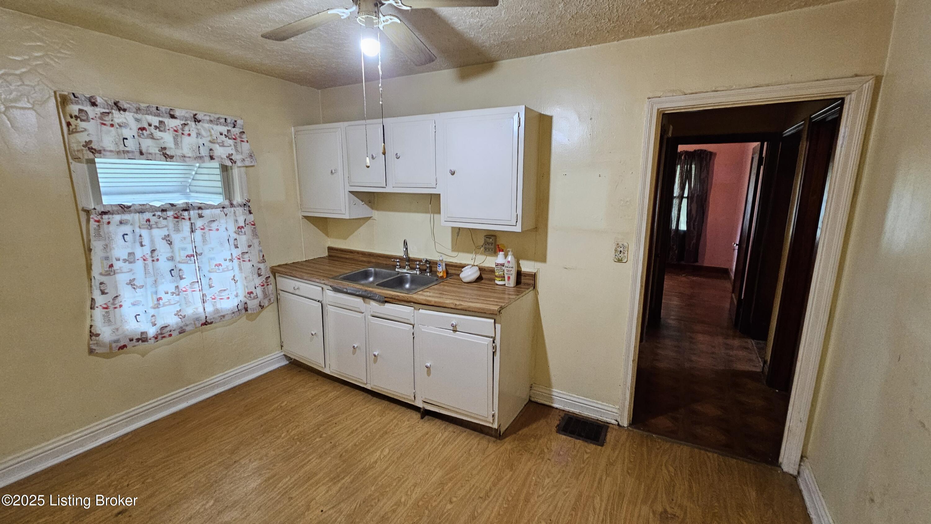 1106 Hathaway Ave, Louisville, Pennsylvania image 13