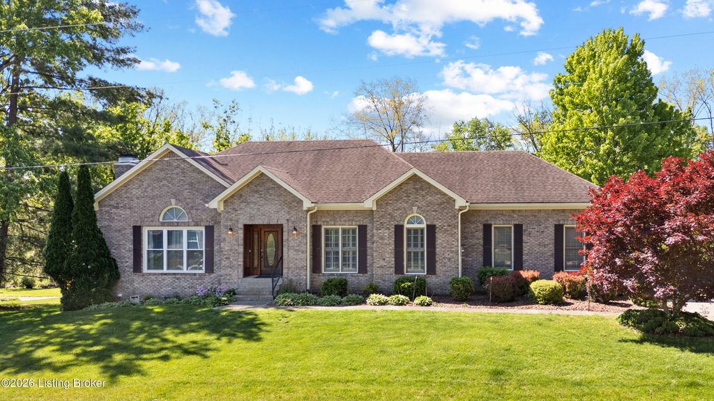 Photo of 1007 Benton Ridge Dr, Louisville, KY 40245 (MLS # 1715549)