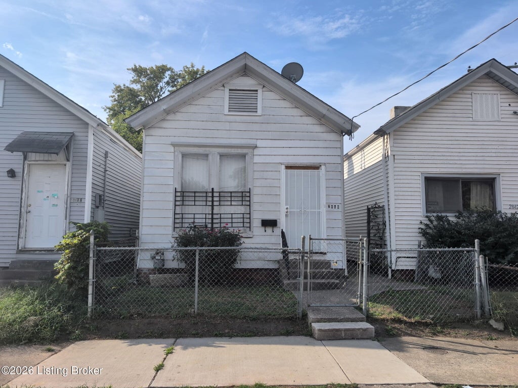 Photo of 2840 Slevin St, Louisville, KY 40212 (MLS # 1731969)