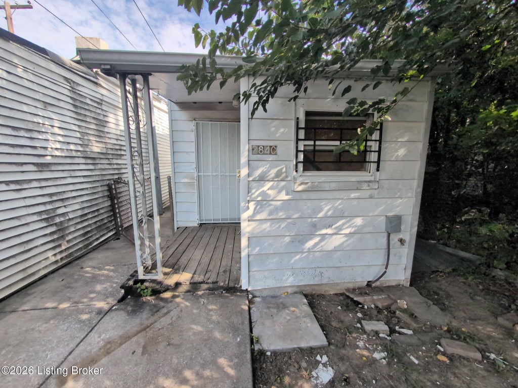 Photo of 2840 Slevin St, Louisville, KY 40212 (MLS # 1731969)