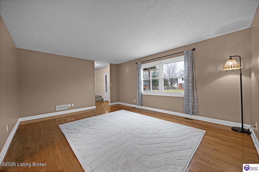 Photo of 611 Harvard Dr, Elizabethtown, KY 42701 (MLS # 1707472)