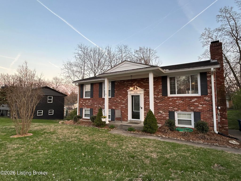 Photo of 12516 Farmbrook Dr, Louisville, KY 40243 (MLS # 1712557)