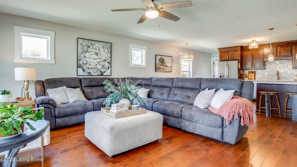 Photo of 6208 Hillcrest Ct, Crestwood, KY 40014 (MLS # 1709606)