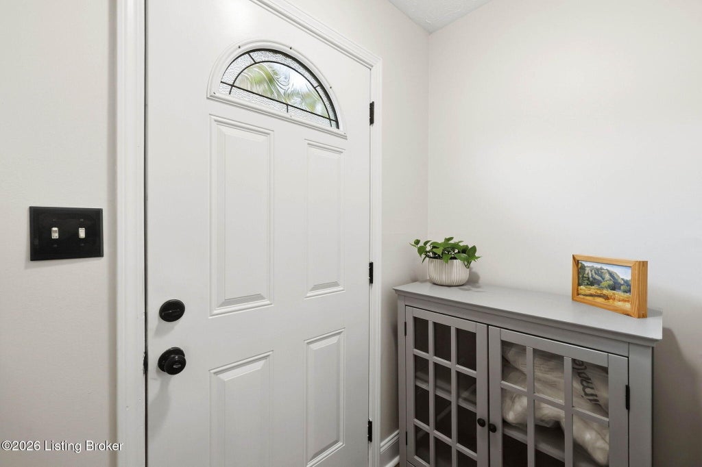 Photo of 8909 Gutenberg Rd, Louisville, KY 40299 (MLS # 1732445)