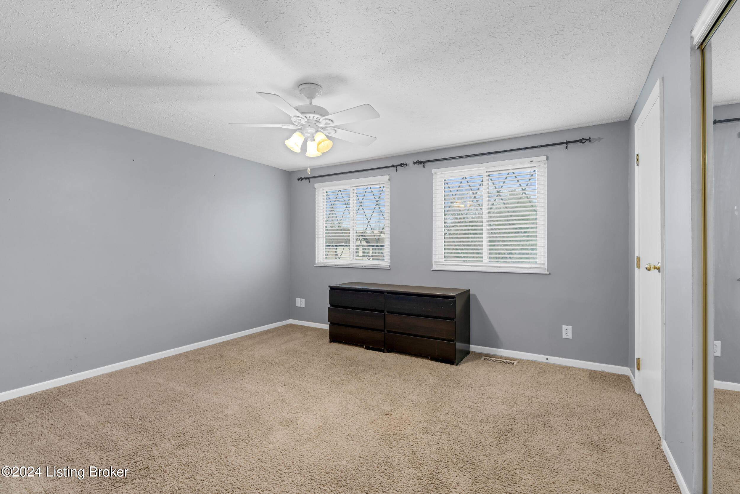 9368 Loch Lea Ln, Louisville, Kentucky image 18
