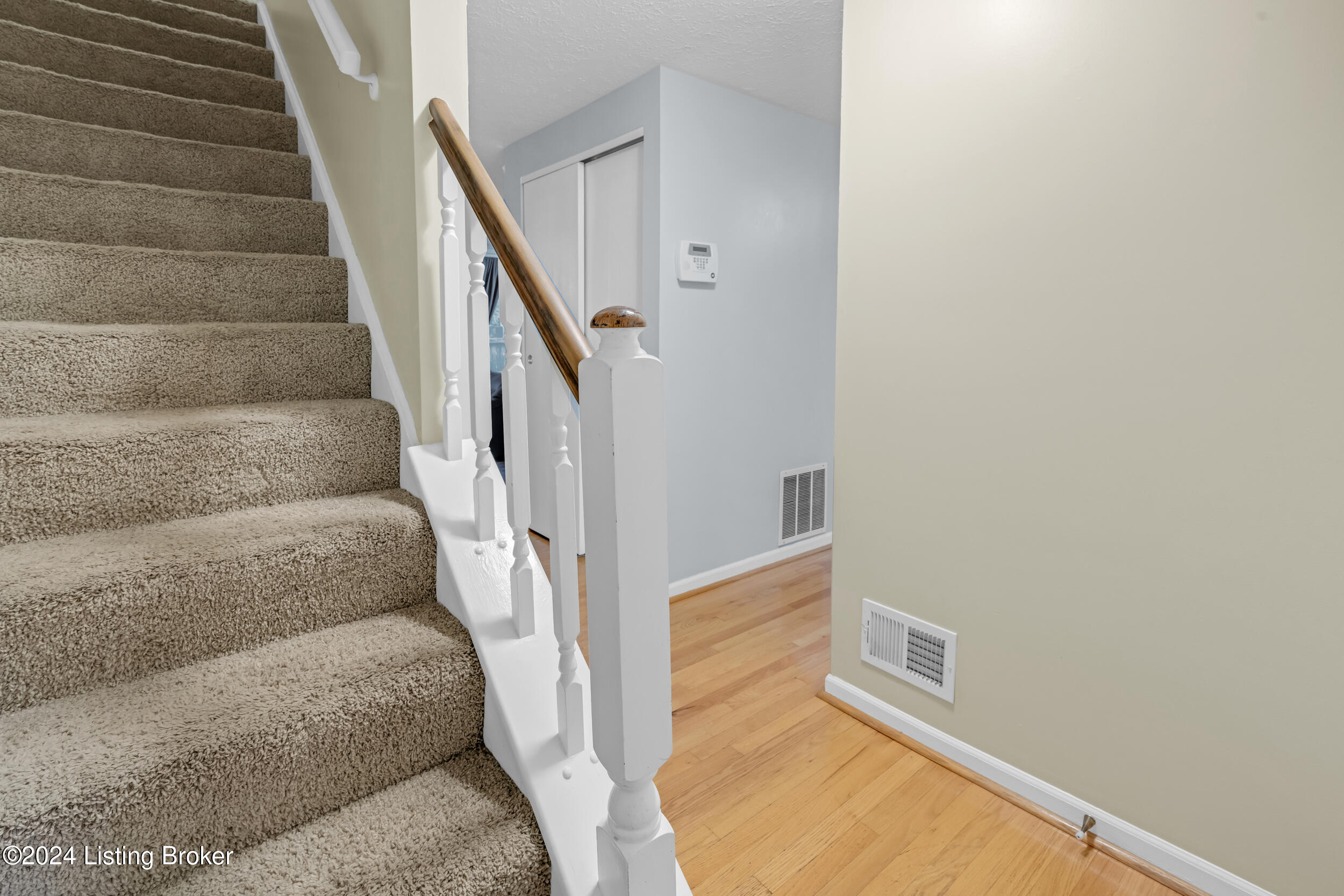 9368 Loch Lea Ln, Louisville, Kentucky image 14