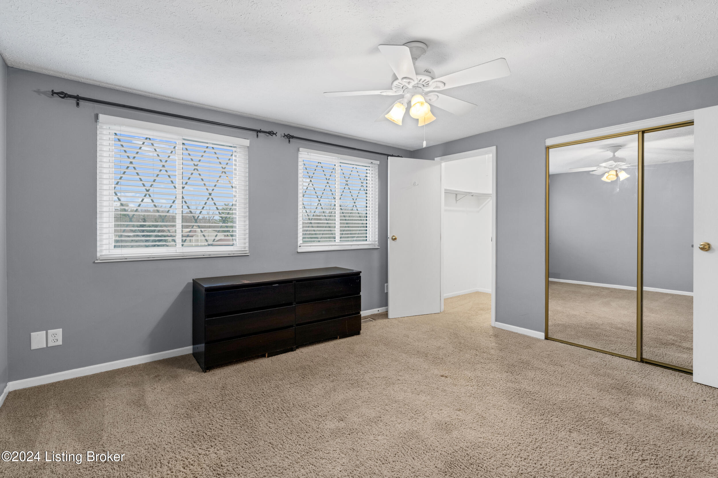 9368 Loch Lea Ln, Louisville, Kentucky image 17