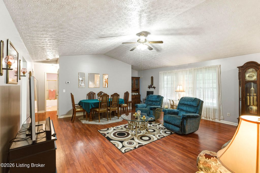 Photo of 577 Winter Dr, Taylorsville, KY 40071 (MLS # 1716046)