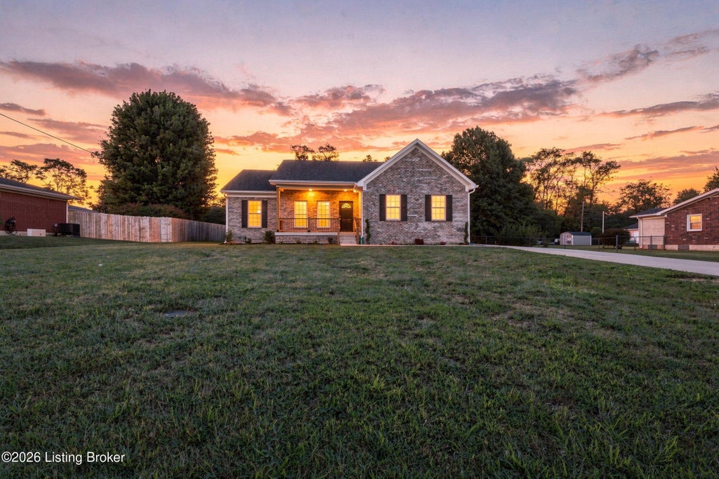 Photo of 180 Azure Dr, Mt Washington, KY 40047 (MLS # 1730145)