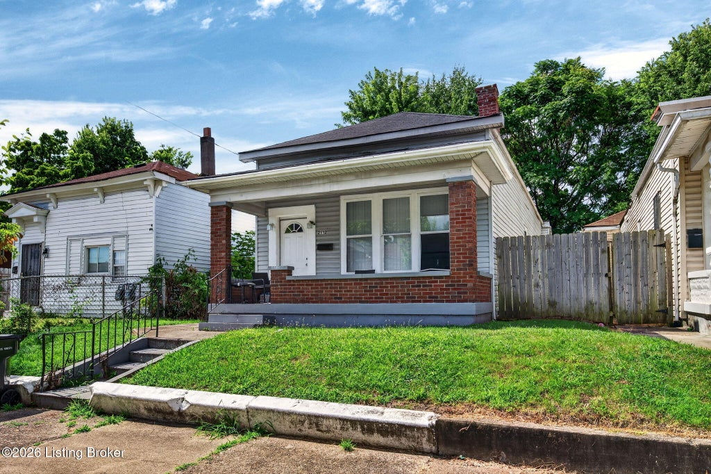 Photo of 2112 W Madison St, Louisville, KY 40211 (MLS # 1729071)
