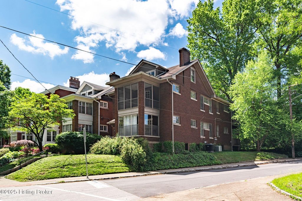 Photo of 1200 Cherokee Rd, Louisville, KY 40204 (MLS # 1714827)