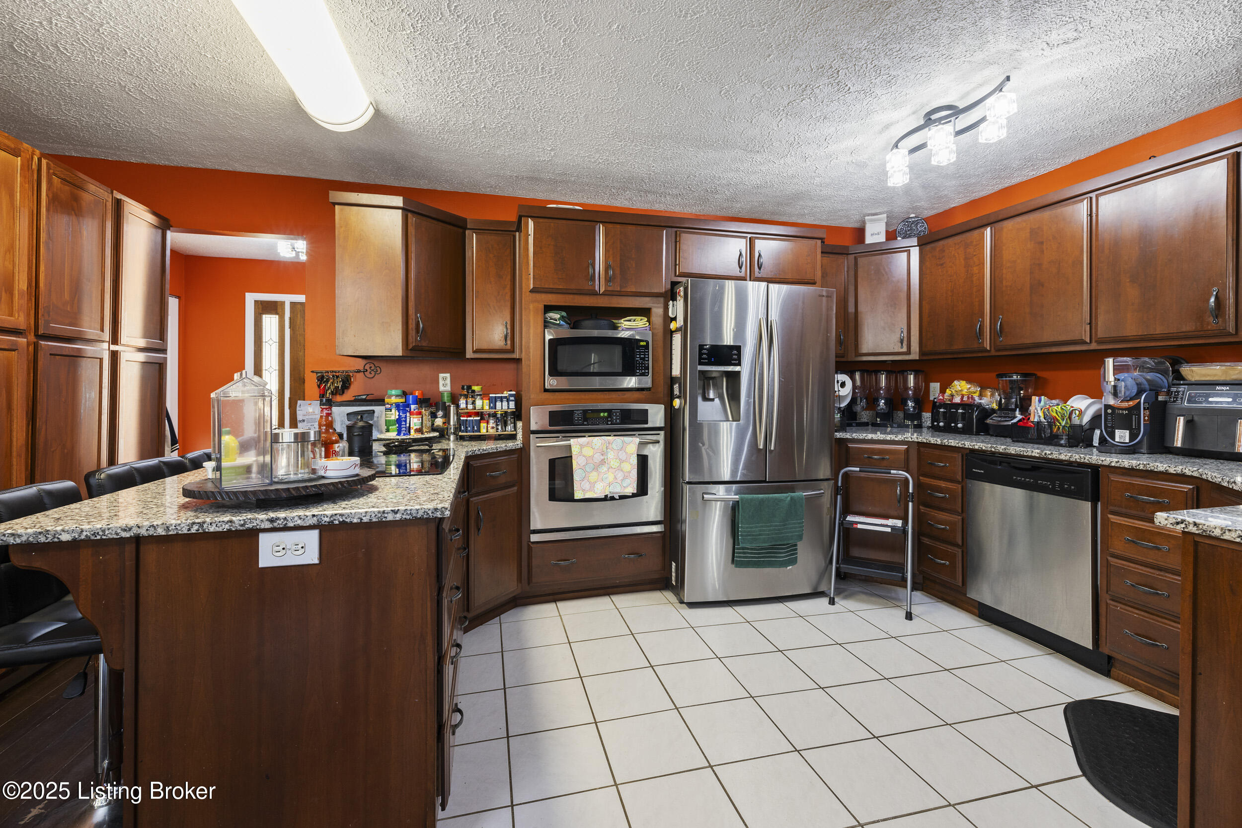 2411 High Pine Dr, Louisville, Pennsylvania image 11