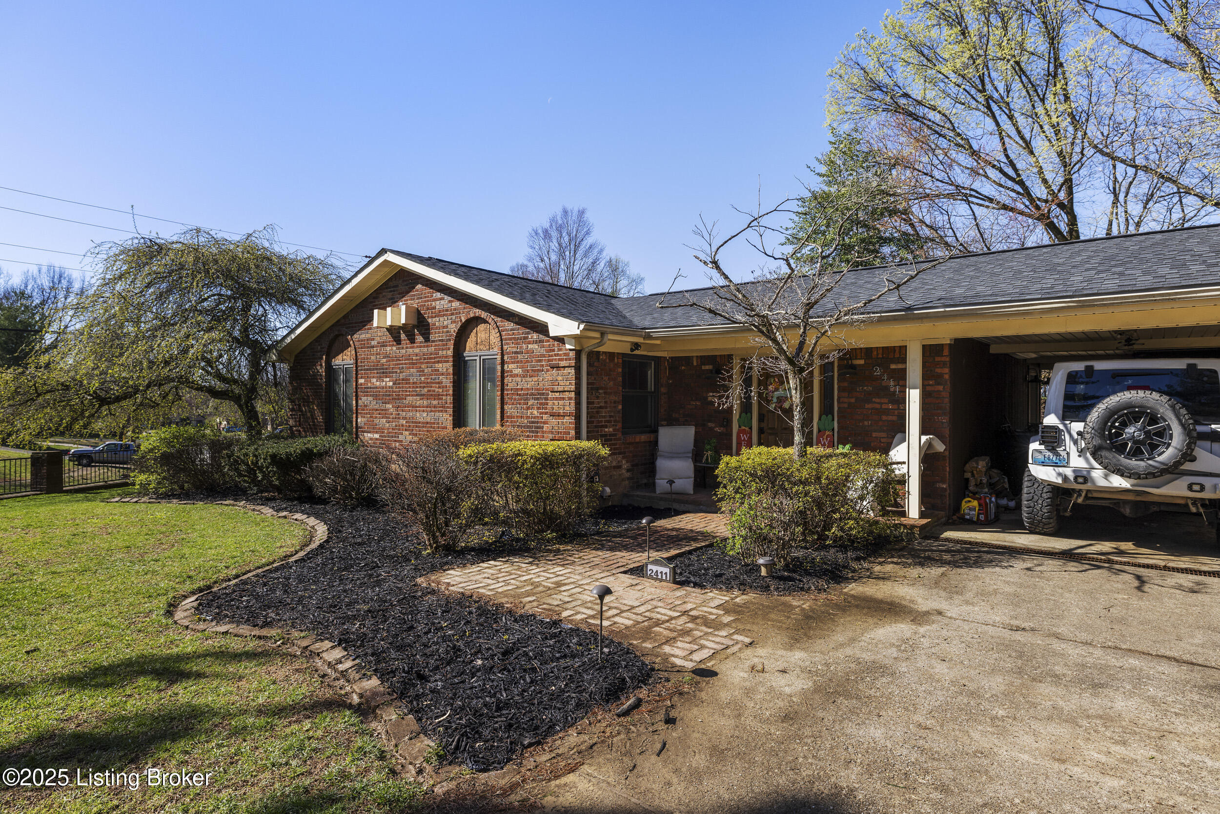 2411 High Pine Dr, Louisville, Pennsylvania image 3