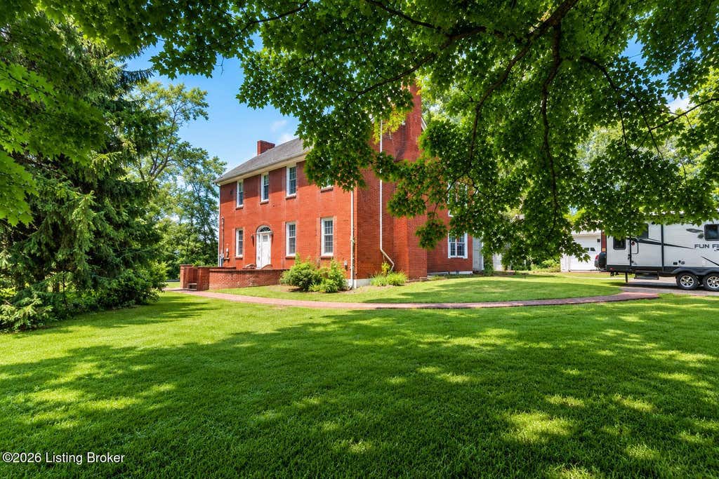 Photo of 243 Kool Springs Dr, Shepherdsville, KY 40165 (MLS # 1726752)