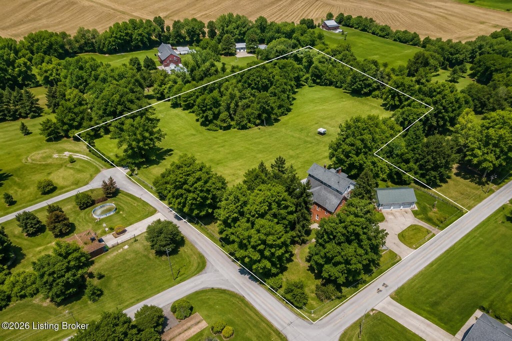 Photo of 243 Kool Springs Dr, Shepherdsville, KY 40165 (MLS # 1726752)