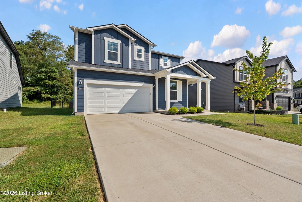 Photo of 4629 Golden Eagle Dr, Louisville, KY 40245 (MLS # 1728405)