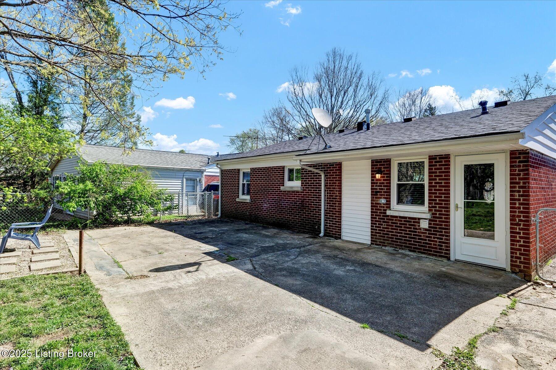 9804 Rowntree Rd, Louisville, Kentucky image 27