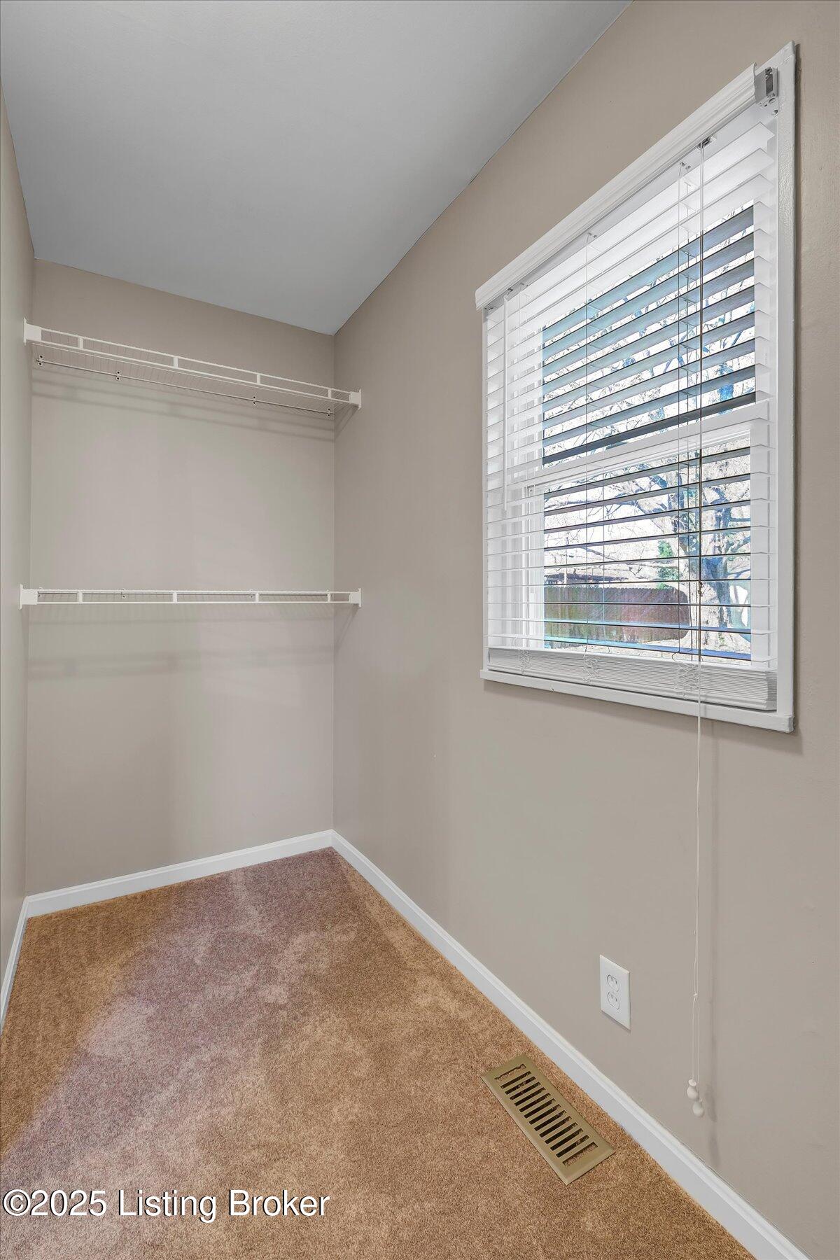 9804 Rowntree Rd, Louisville, Kentucky image 21