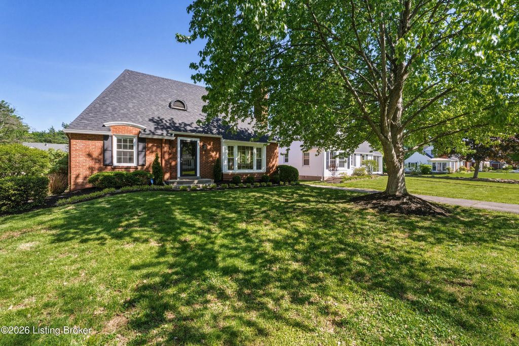 Photo of 203 Don Allen Rd, Louisville, KY 40207 (MLS # 1715674)