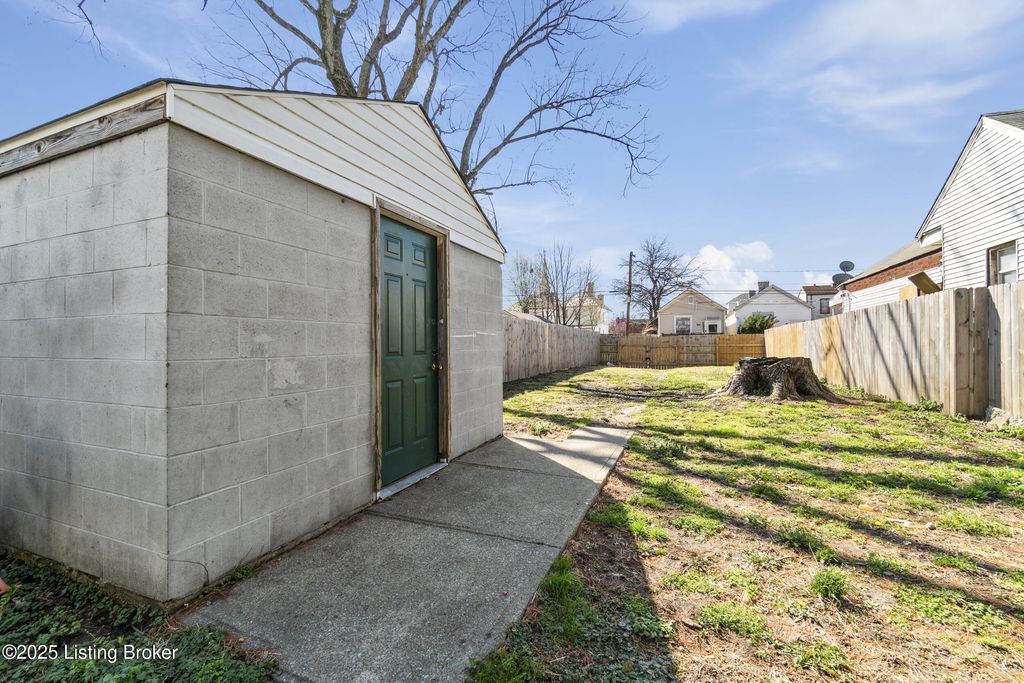 Photo of 2314 Rowan St, Louisville, KY 40212 (MLS # 1712606)