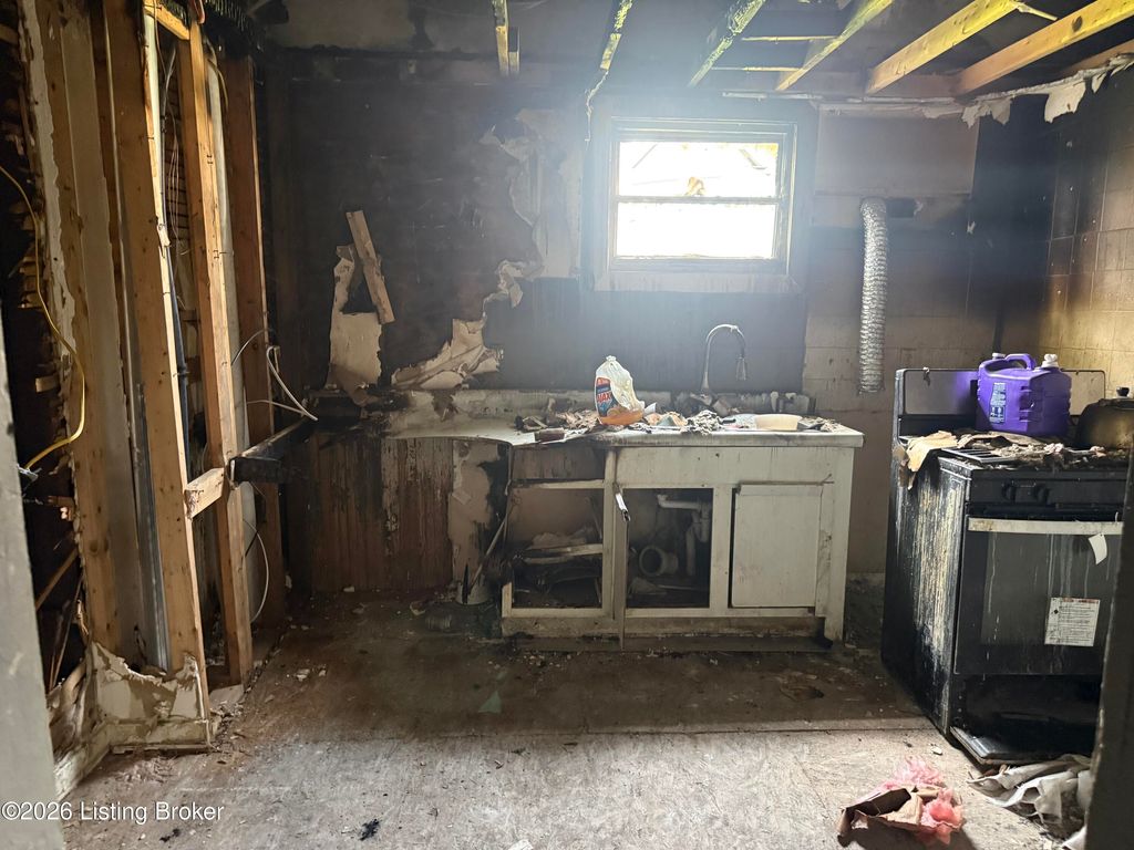 Photo of 2314 Rowan St, Louisville, KY 40212 (MLS # 1712606)