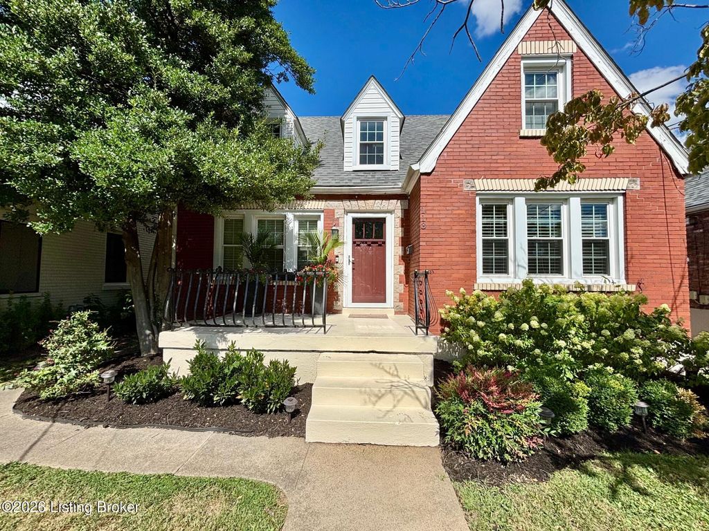 Photo of 113 Oxford Pl, Louisville, KY 40207 (MLS # 1706212)