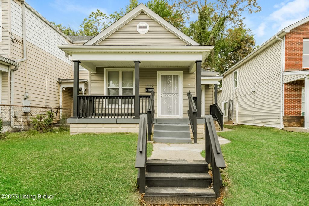 Photo of 1827 Osage Ave, Louisville, KY 40210 (MLS # 1708285)