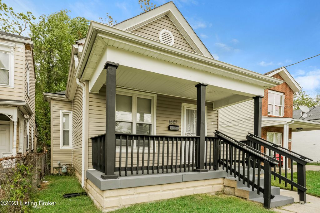 Photo of 1827 Osage Ave, Louisville, KY 40210 (MLS # 1708285)