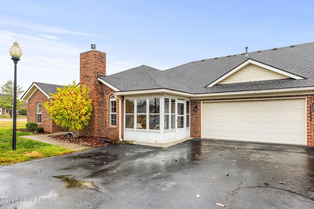 Photo of 11403 Ridge Lake Dr, Louisville, KY 40272 (MLS # 1708765)