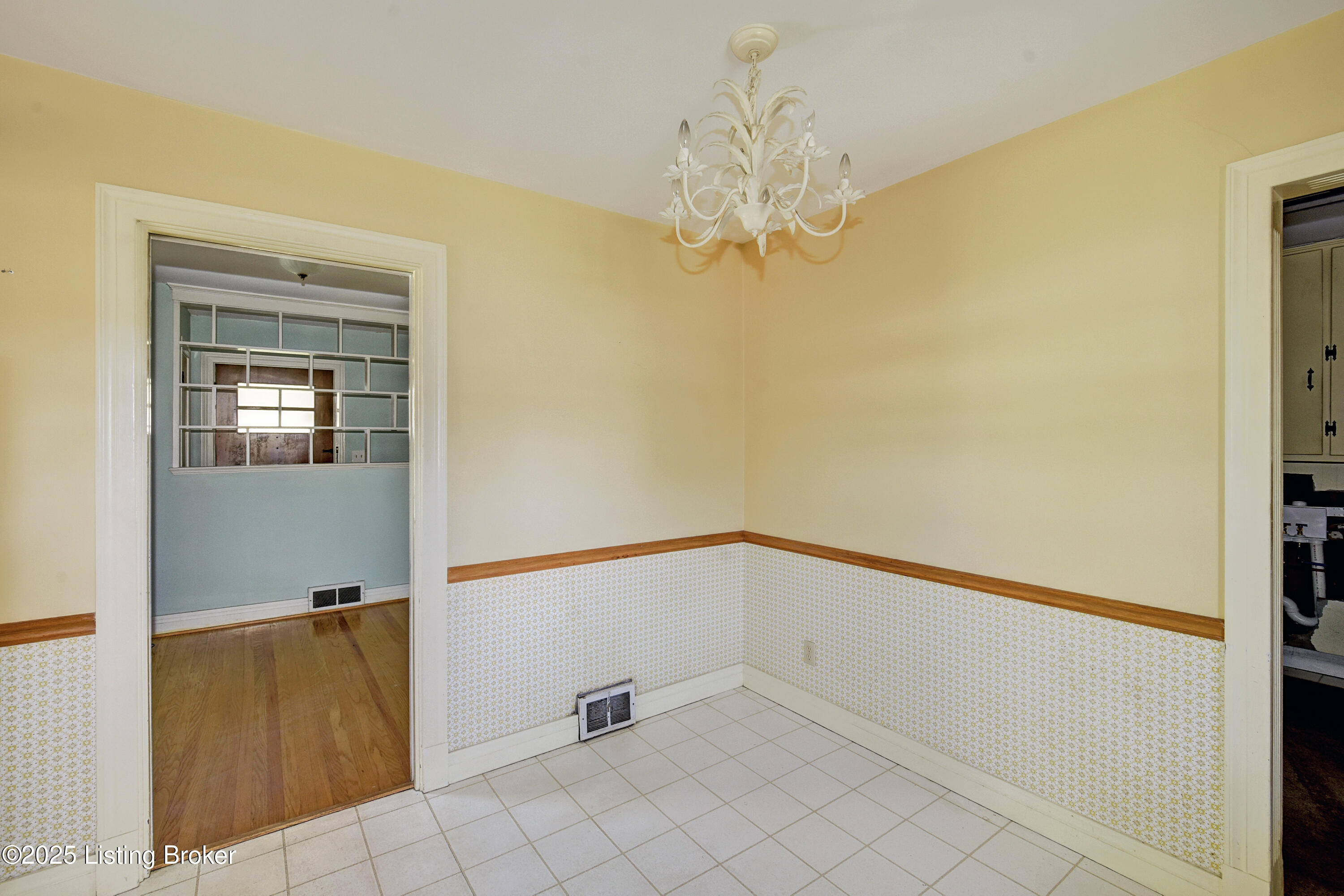 9612 Watterson Trail, Louisville, Pennsylvania image 6