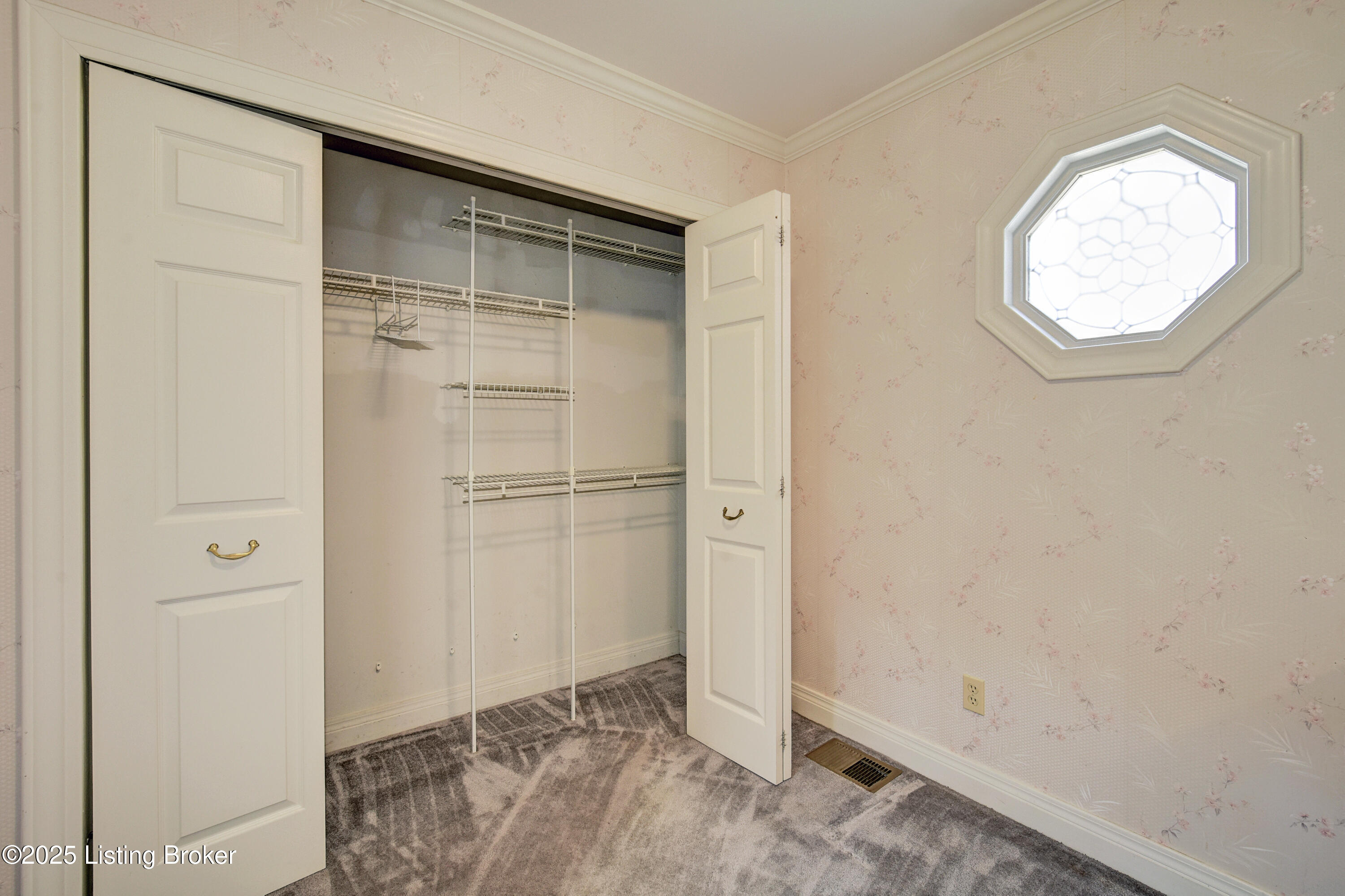 9612 Watterson Trail, Louisville, Pennsylvania image 12