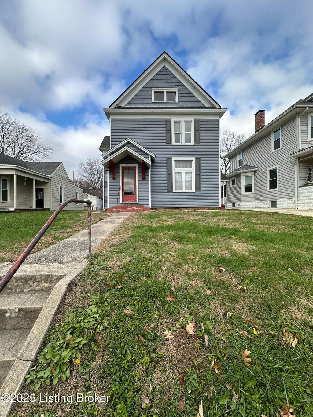 Photo of 2121 Culbertson Ave #D, New Albany, IN 47150 (MLS # 1706723)