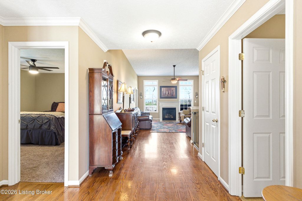 Photo of 1024 Station Pointe Ln, Simpsonville, KY 40067 (MLS # 1713607)