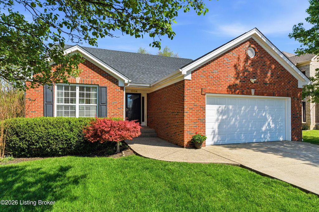 Photo of 1024 Station Pointe Ln, Simpsonville, KY 40067 (MLS # 1713607)