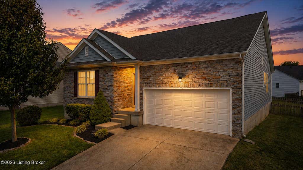 Photo of 3008 Mary Crest Dr, Shelbyville, KY 40065 (MLS # 1727478)