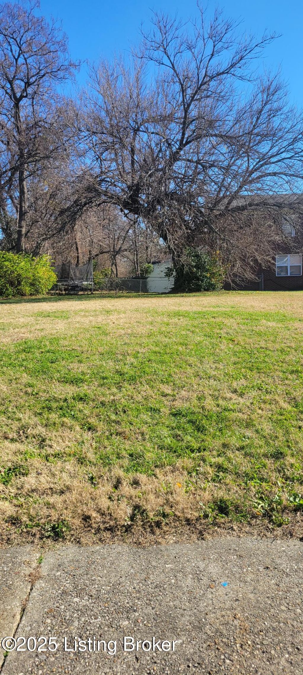 Photo of 761 S Clay St, Louisville, KY 40203 (MLS # 1705623)