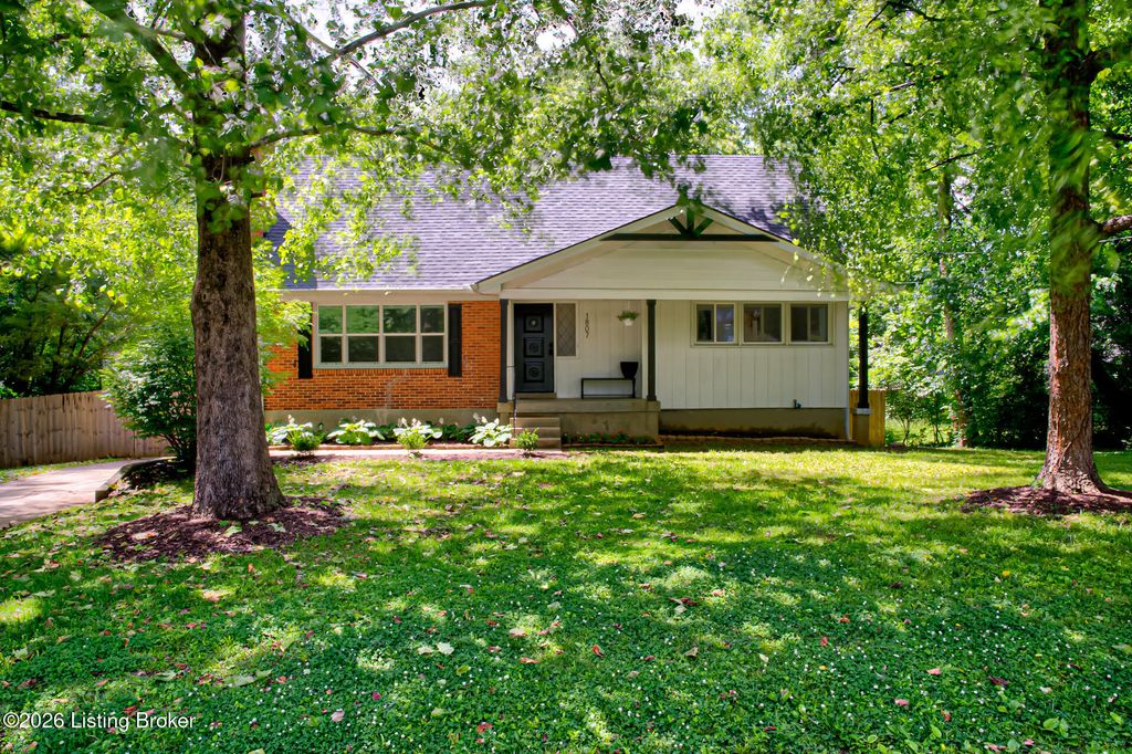 Photo of 1807 Myddleton Dr, Louisville, KY 40243 (MLS # 1718948)