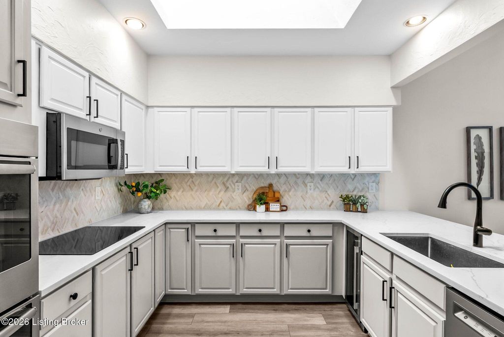 Photo of 3438 Hurstbourne Ridge Blvd, Louisville, KY 40299 (MLS # 1711830)