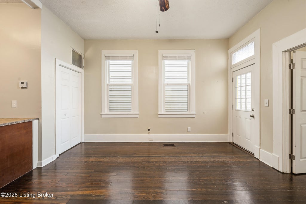 Photo of 813 Swan St, Louisville, KY 40204 (MLS # 1729332)