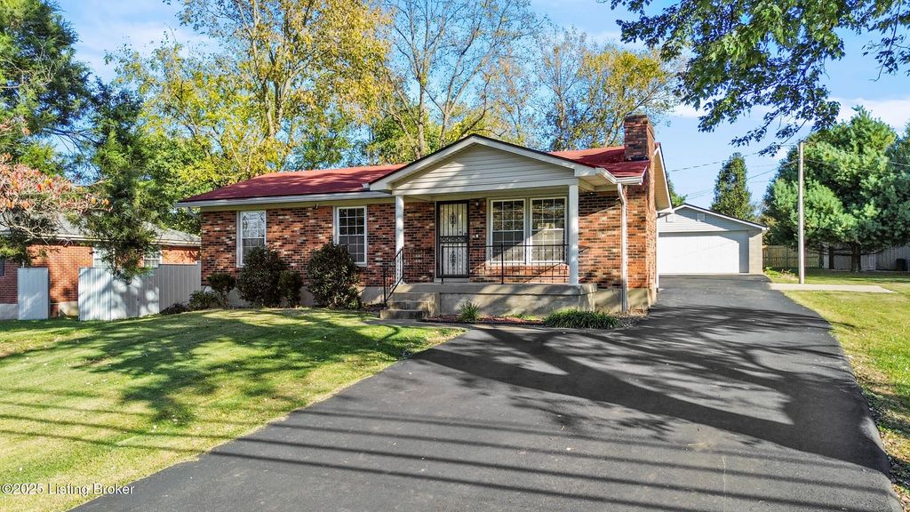 Photo of 3315 E Blue Lick Rd, Shepherdsville, KY 40165 (MLS # 1701609)